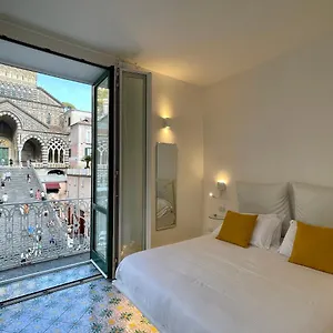centrale-amalfi.hotels-amalfi.com/